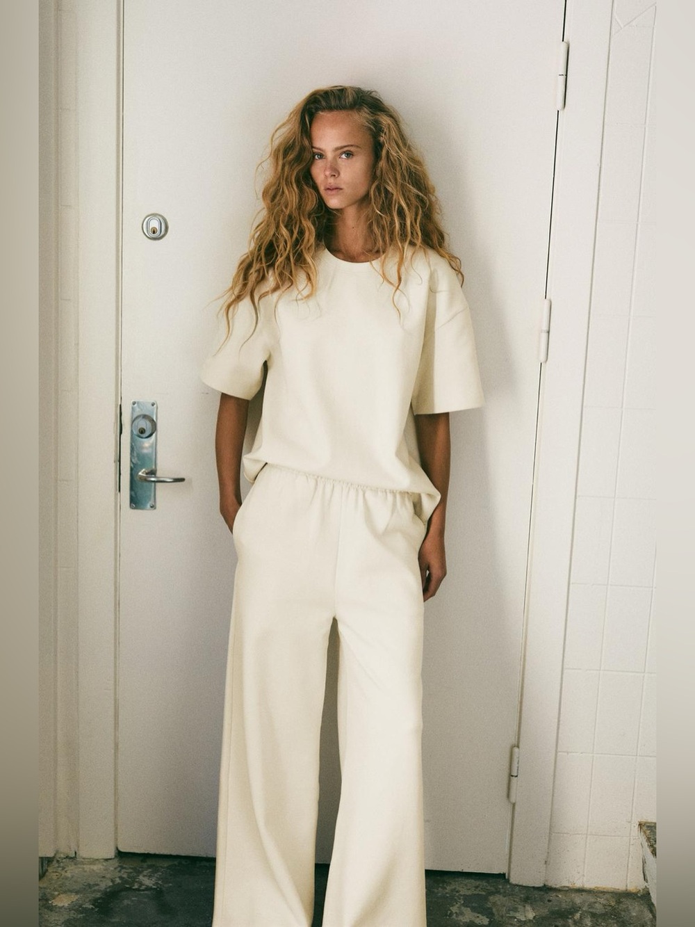 ZARA Wide Leg Sweatpants Ecru